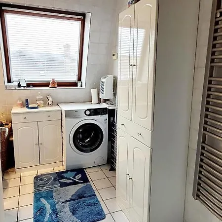 Cosy. 10mn Du Centre Et De La Gare. Garage Gratuit Séjour chez l'habitant