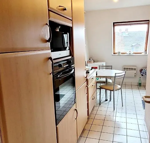 Habitación en casa particular Cosy. 10mn Du Centre Et De La Gare. Garage Gratuit *