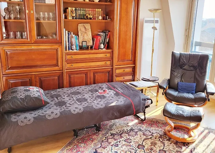 Cosy. 10mn Du Centre Et De La Gare. Garage Gratuit